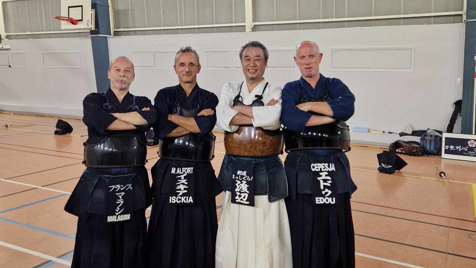 Watanabe Masayuki sensei entouré des enseignants du CEPESJA